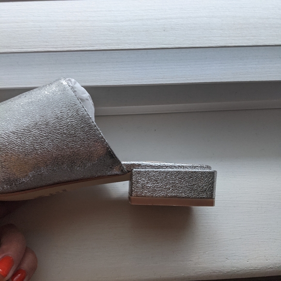 Intentionally Blank Jes Sandal - Picture 3 of 3